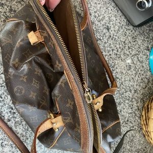Louis Vuitton . Large Tivoli bag. 100% authentic.